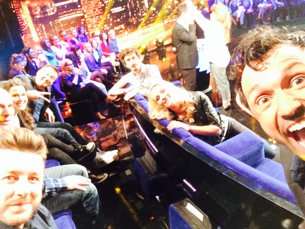 Willy_Rovelli's tweet photo. 4 ans d âge mental encore 😜#VTEP @Arthur_Officiel @tsamere @BrunoGUILLONOff @Elodiegossuin @VINCENT_MOSCATO @TF1 http://t.co/aEYruMDZAZ