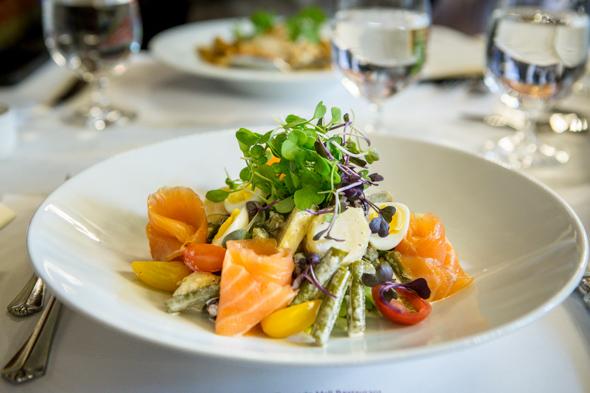jpham13's tweet photo. "@blogTO: This #Toronto restaurant is kinda like a Harry Potter flick http://t.co/BH53DbGT0a http://t.co/MRfQG8gSkL" @wongwongg @mai_ster