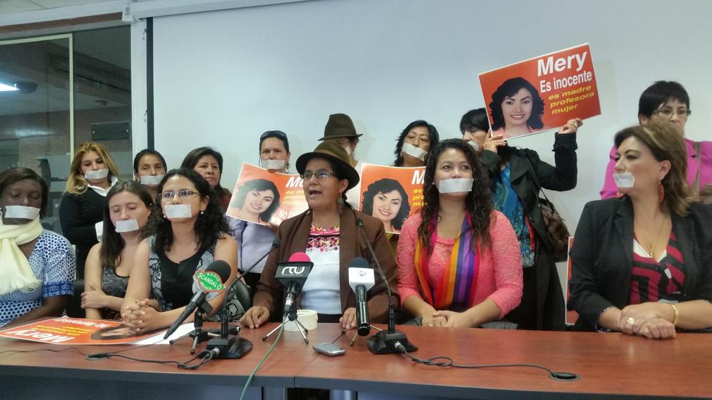 LourdesTiban's tweet photo. Solidaridad con Mery Zamora madre y maestra. CORREA pide q juzgue lo ya juzgado y la justicia sumisa juzgará otra vez http://t.co/LKoBnrV3q9