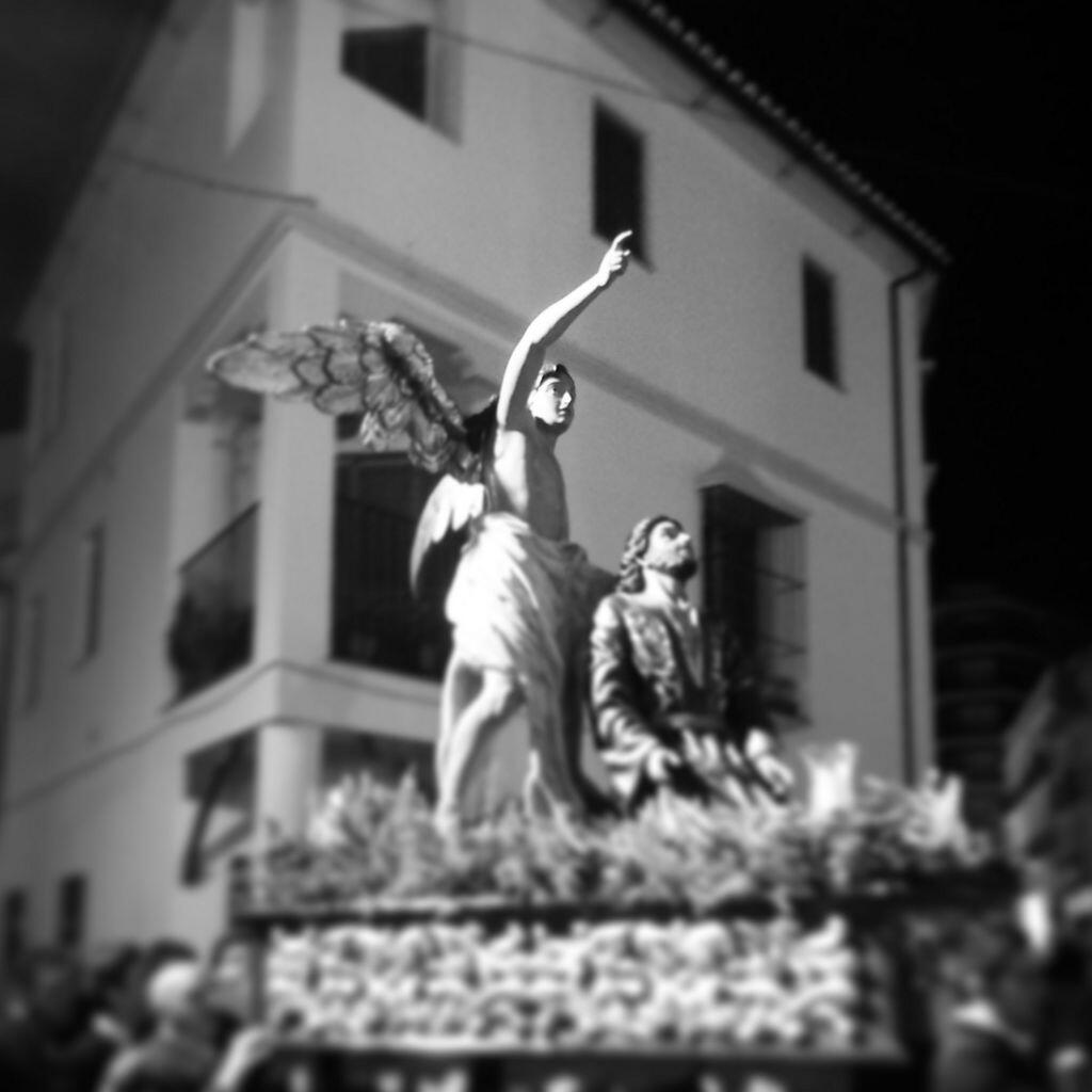 carmencabriadam's tweet photo. porque el lunes santo se vuelva a repetir esta imagen #todossomoshuerto http://t.co/euMOji2gRm