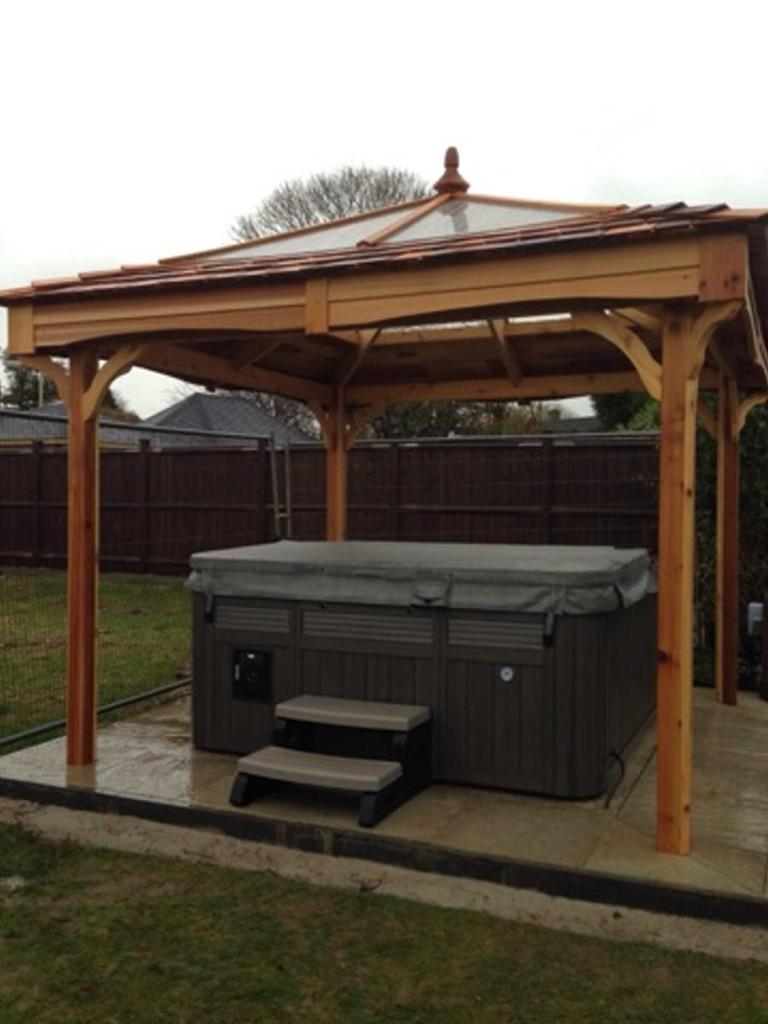 A cedar gazebo to finish off this installation of a Sundance 880 Optima. Great way to enjoy this tub all year long