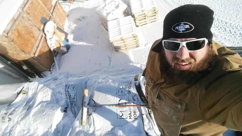 JayGreen_'s tweet image. Climbing up is always easy. Getting down is the tricky part.  #notthoughtout #uhoh