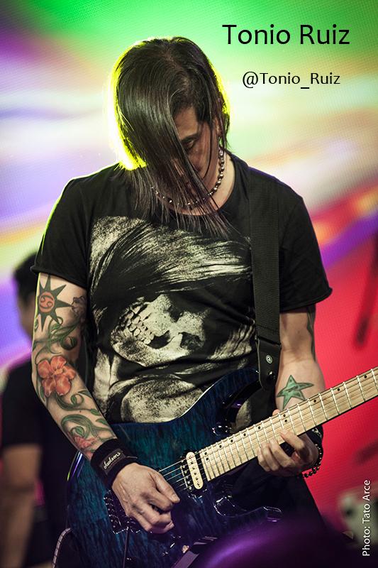 Tonio_Ruiz's tweet photo. rockin... @JacksonGuitars @fenderlatino @ReunionCoda @qbofficial @SeymourDuncan @celestionUK @Fender #FenderStrings http://t.co/SeNRRwlzcz