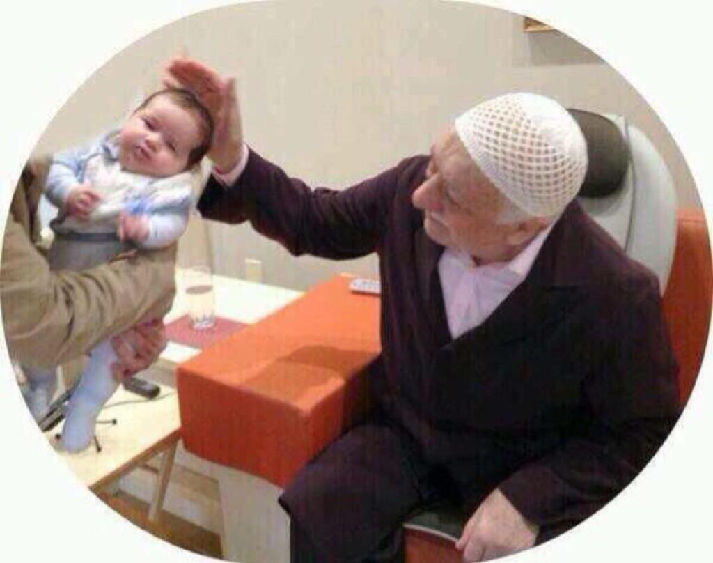 HocaTuna80's tweet photo. "@Y03Cn: Biz korkmuyoruz USTA. Çünkü bizim Bahçevanımız var. Dünya çiçeklerine gözü gibi bakan!.. #BankAsyaOyunu http://t.co/id3Agv8b0C"