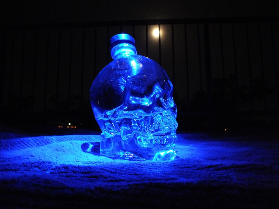 crystal_head's tweet photo. Raise a glass to February's full moon!
Photography by Beckie Drescher http://t.co/8iSHSw9ynW