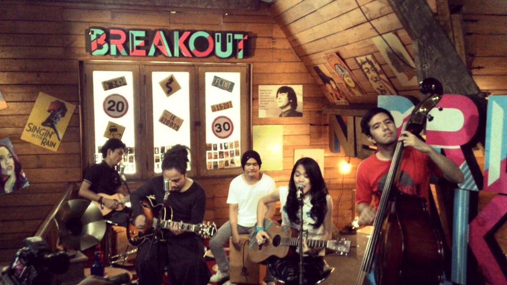 payungteduh's tweet photo. Mari berpararara lewat layar kaca kesayangan @netmediatama @breakoutnet, sore ini pkl15.00WIB
#BreakoutNETpayungteduh http://t.co/ALDvAIONPQ