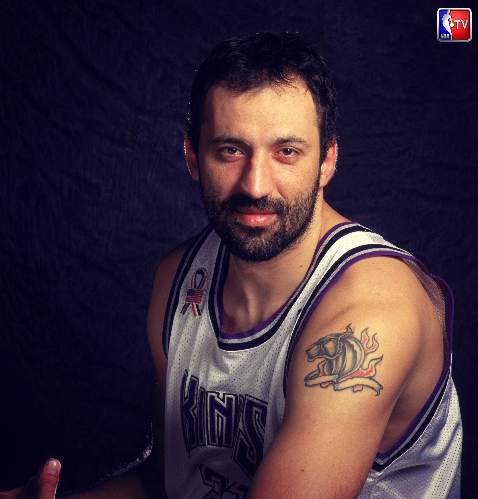  Happy Birthday 16-year veteran Vlade Divac! !!