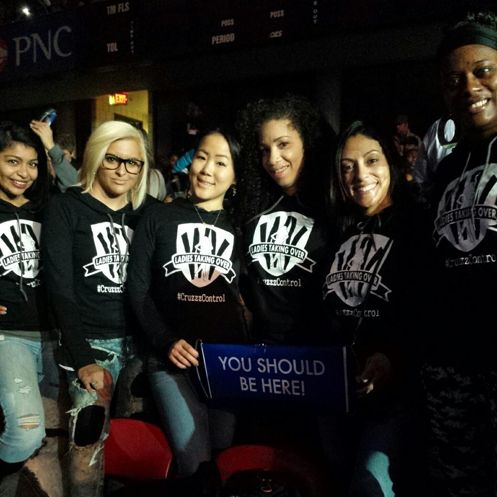 TheShoeZilla's tweet photo. Ladies taking over #worldventures 
#WVMomentum #TNSworldwide #ysbh #CruzzzControl http://t.co/c9rWQrUzQh