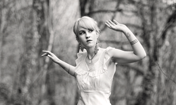 stereogum's tweet photo. Hear @Johanna33Warren's masterful new song "Less Traveled" from her sophomore album, nūmūn http://t.co/EKKlq7Yigd http://t.co/3Ab7HCHGgH