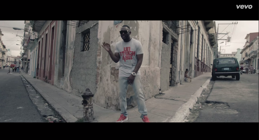 general_mactyer's tweet photo. #LaisseMoiTeDire le clip ☞ http://t.co/wkpORKy9Ms ☜  #JeSuisUneLégende #20Avril http://t.co/i1ZHqugnOv