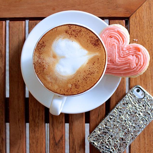katherinelauren's tweet photo. "STOP! In the name of LOVE!!"🎶 how is this the first song that came to my mind? Haha🙈💗☕️ #coffeetabletalk #coffee http://t.co/gPiJxc4PXg
