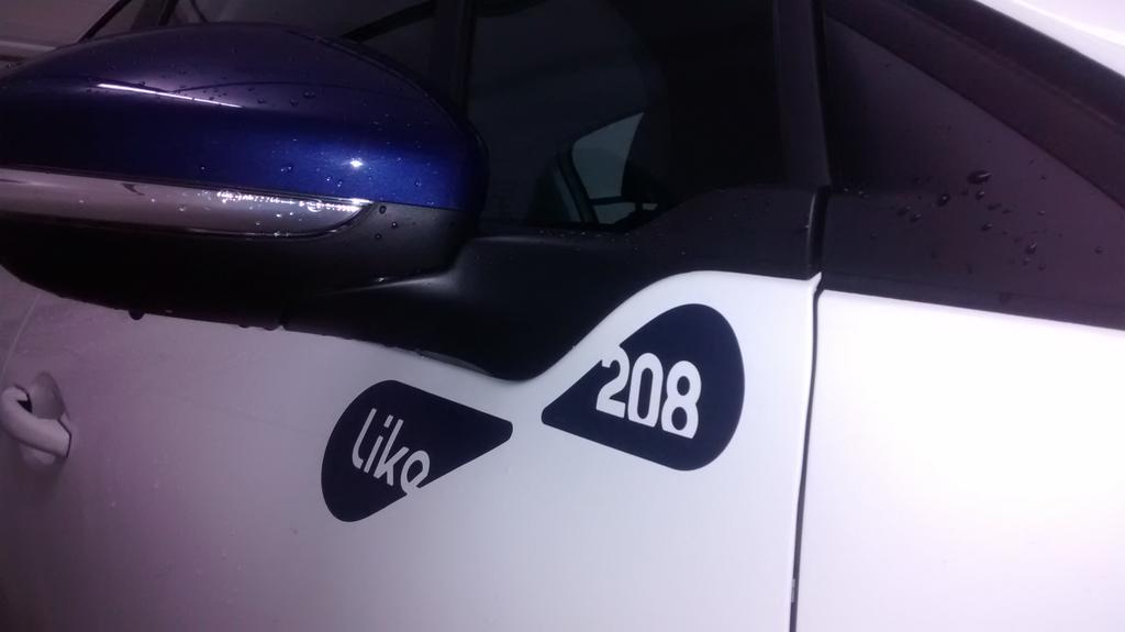 PeugeotES's tweet photo. 💙 “@RamayoCarlos: Lo mire por donde lo mire, el peugeot 208 gusta #208Like @PeugeotES http://t.co/WAvFdi952c”