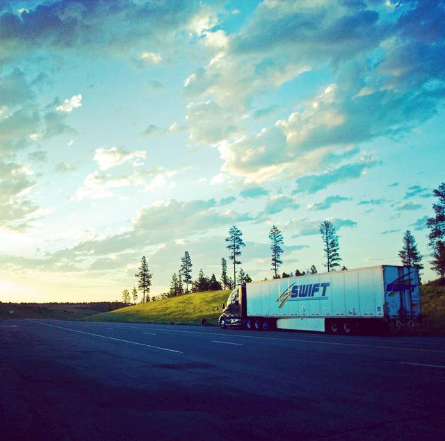 SwiftTransport's tweet photo. Awesome fan photo! #joinswift #truckdriving http://t.co/D1uXqrGGyi