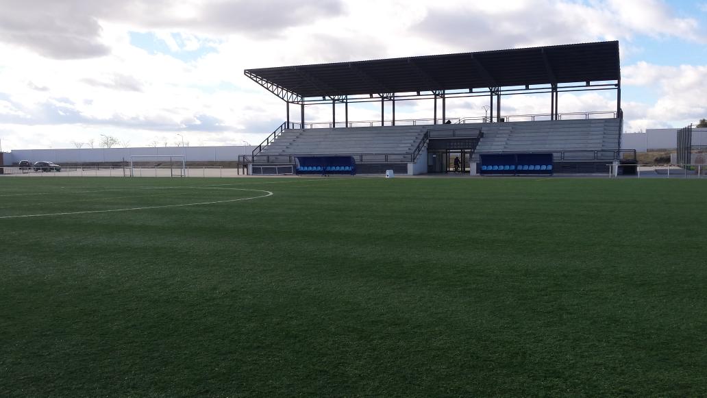 CDYeles's tweet photo. Semana intensa de entrenamiento para el equipo ya pensando el la visita el domingo a Miguel Esteban #vamosyeles http://t.co/gBGlXD6OB8