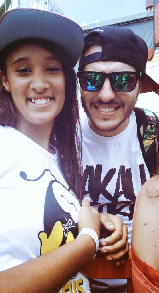 Stephan53523657's tweet photo. - Primeira fotoo no Twitter do meeu #BitBox Maaais fofo que Existeee #Tchello #BitBox #DeDomingo #SummerBeats2015 💕 http://t.co/IA2JI1ezik
