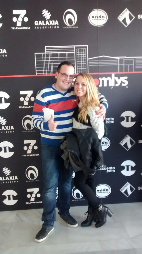 davidamdam's tweet photo. Esta tarde en @V7Show @C7Televalencia con @jonathanGH15 @Gh15_Yolanda . Gracias chic@s sois encantadores!! http://t.co/D0oFHTIx1u