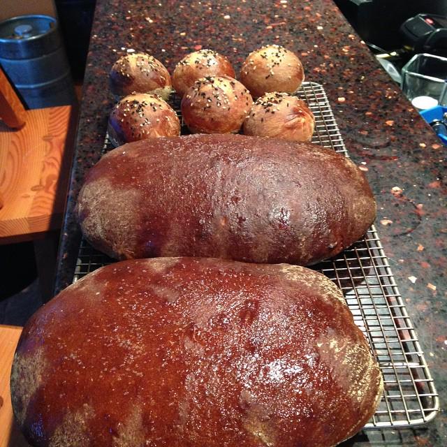 ChinchedBistro's tweet photo. @culinaryqueen6 busy with bread today #happyinthekitchen #burgers & #sourdough @barry_fitz… http://t.co/XGDcSKAhfw http://t.co/xITqD2hACm