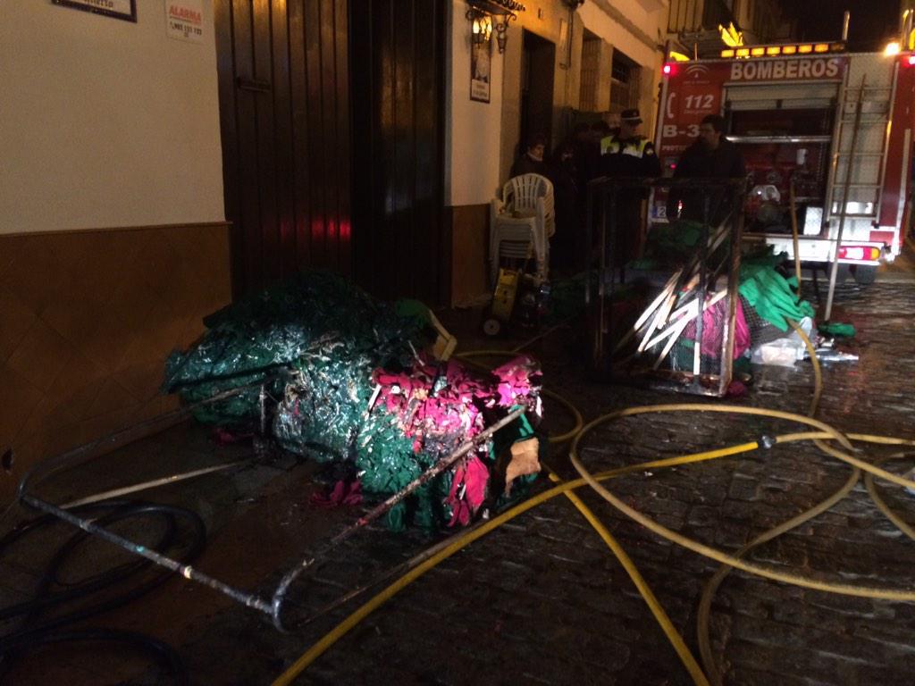 SER_Ronda's tweet photo. Así ha quedado la casa de hermandad del Huerto en Ronda. http://t.co/faCpjPvXtk