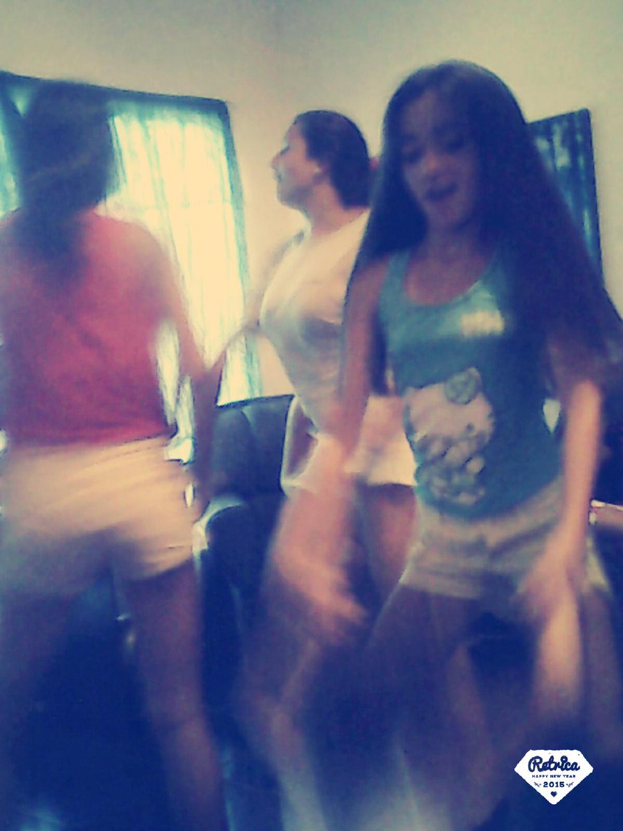 FlorenciaCalero's tweet photo. Pero como estan prum!!!!!!
Las amo putas, bi yenu:* mua http://t.co/T5SXbkli9Q