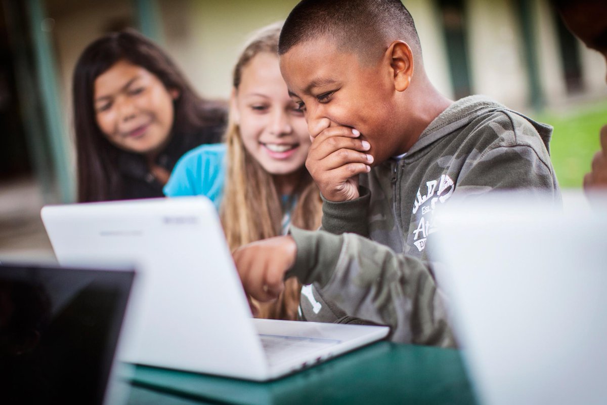 GoogleForEdu's tweet photo. Google for Education. Tools that transform the classroom. Talk to an expert. http://t.co/eLGAzSLH5K http://t.co/LZvIi2nLUm