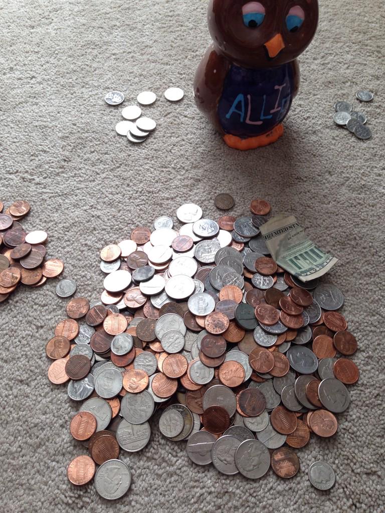 AllisonDetloff's tweet photo. Is this enough money for college??? http://t.co/hQ7rtvnM2N