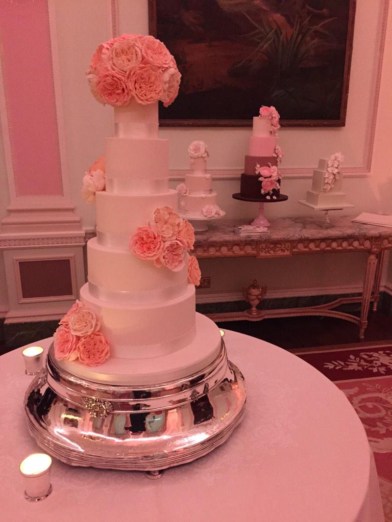 brynmorrow's tweet photo. @peggyporschen @theritzlondon http://t.co/EfaDmwZKJa