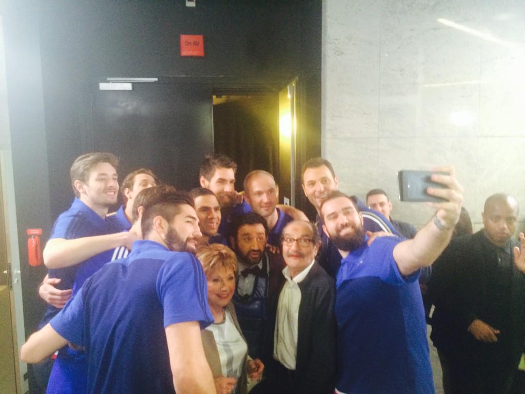 TBT9_W9's tweet photo. Merci a tous de nous avoir suivi ce soir ! C'était fou ! #TPMP http://t.co/2CFswdXZ3g
