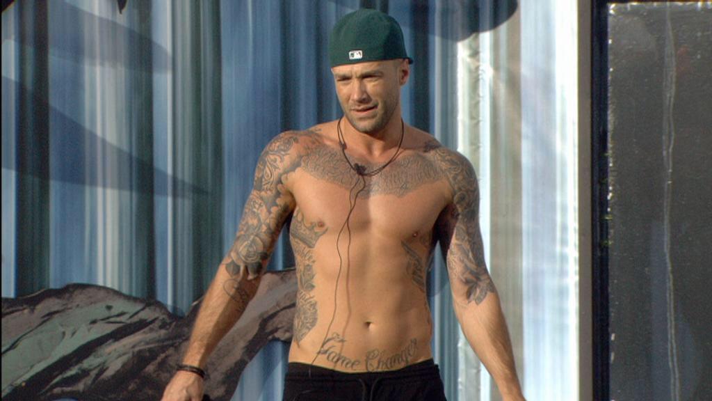 CalumBest's tweet photo. It's #CBB @bbuk time!!! Get tweeting, it will be a explosive show tonight! @J7Austin #maytheBESTmanwin #Calum2Win http://t.co/hFKPYJhOQa