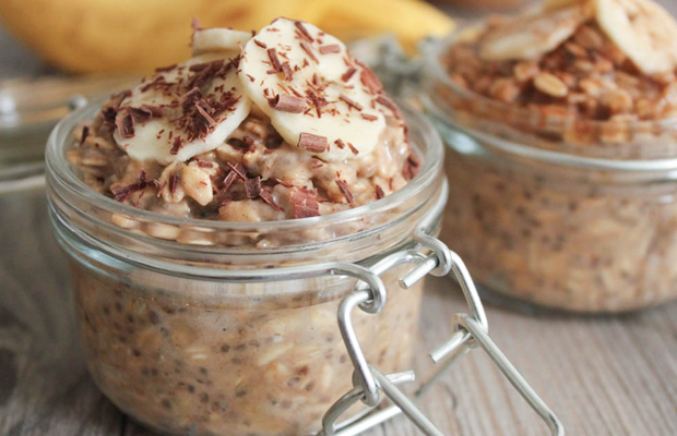 dailyburn's tweet image. Pick up all the ingredients you need for overnight oats tonight. bit.ly/1snCR76