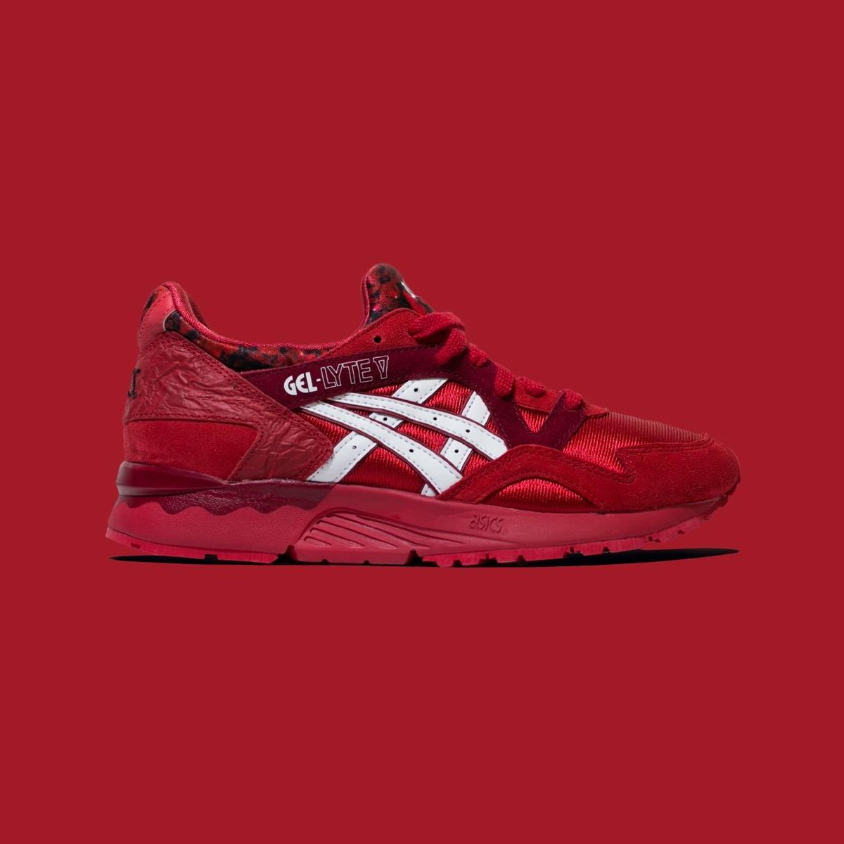 featurelv's tweet image. Asics Gel-Lyte V 'Valentines Romance' | $120 | Unisex Sizes 5-13 | Buy Them Here: bit.ly/1zFjXiH