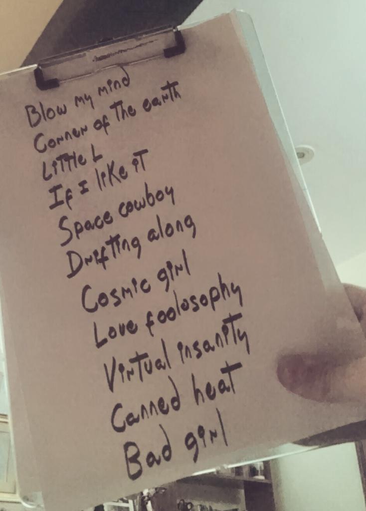 Jando_Guerrero's tweet photo. Set list ready!!! Nos vemos el jueves!!! http://t.co/VqGHvPlg18