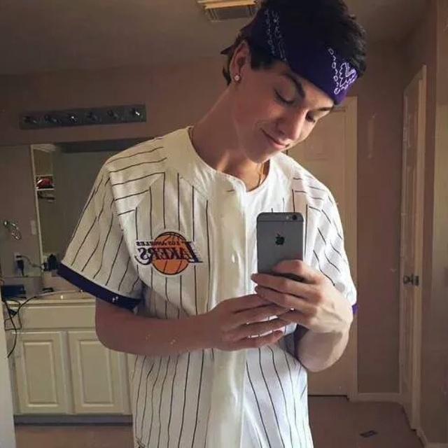 Happy birthday to Taylor caniff 