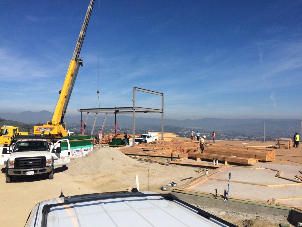 RenoHardware's tweet photo. Setting #steel in #LagunaNiguel what are you building today #conpic #lumber #view #OrangeCounty #DontGambleOnService http://t.co/dDgd6T9Doz