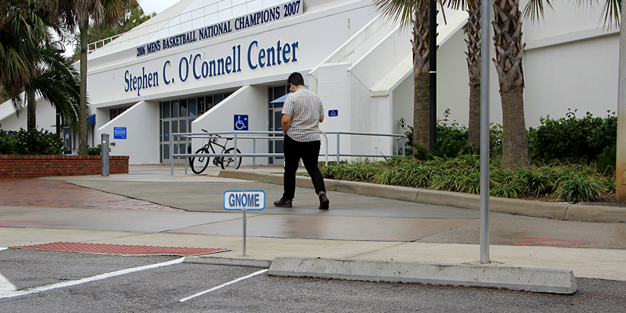 UF's tweet photo. .@RoamingGnome is coming to UF on Thurs and needs Gator tour guides. Tweet where you'd go + #GnomeGuide to volunteer. http://t.co/qzGX3cdEHD