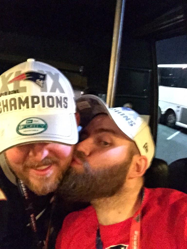 mindfulmasse's tweet photo. Thanks to @Luke_Komenda, @bostonpizza @BudLightCA for making this the best wk end a guy can have!!!!! Amazing!!!!! http://t.co/XksDkhn5Vf