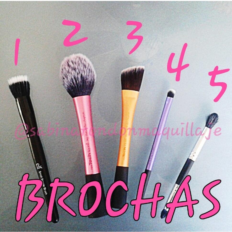 SRMaquillaje's tweet photo. Mis brochas indispensables! Ve a mi página de Facebook o Instagram para los detalles 🔛 http://t.co/vdvOWUC6jI