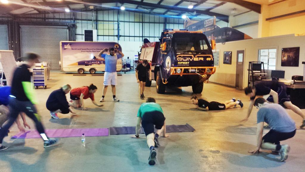 Pls RT - #Teamwork #Fitness &amp; getting #DesertReady at @BLOODHOUND_SSC ☆ Legendary place to get a sweat on ;)
