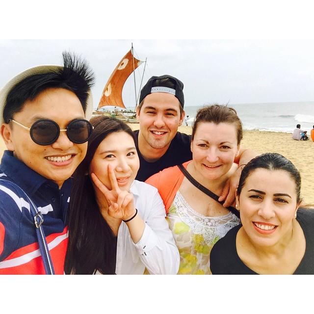 layoverlife's tweet photo. The team at Negombo Beach before piggin' out for lunch! #layover #srilanka #colombo #crewf… http://t.co/jbL4Ur5c1F http://t.co/TrIslldVwL