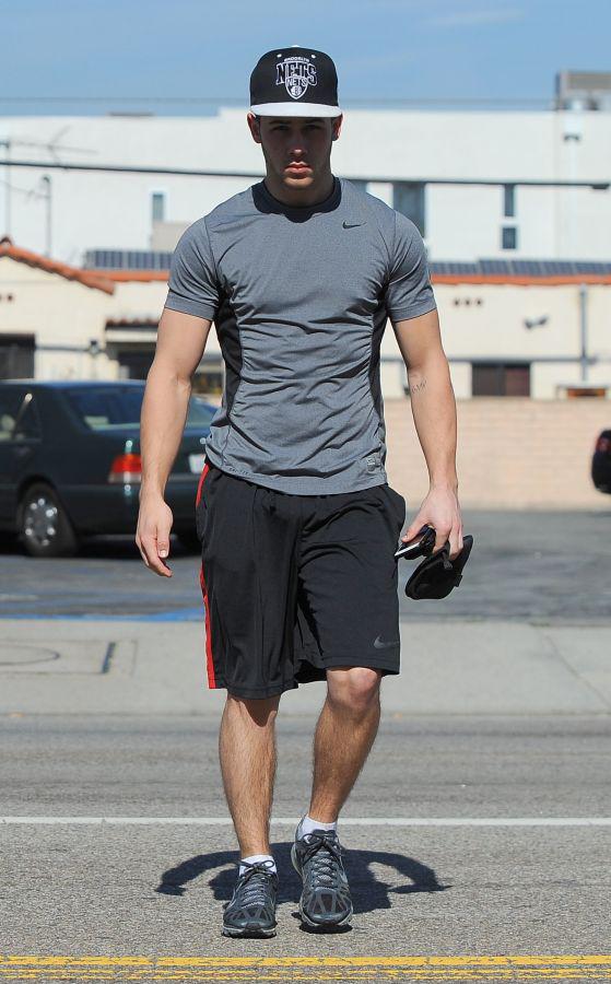 JNickSupport's tweet image. Nick and Joe leaving King's Road Cafe in West Hollywood yesterday