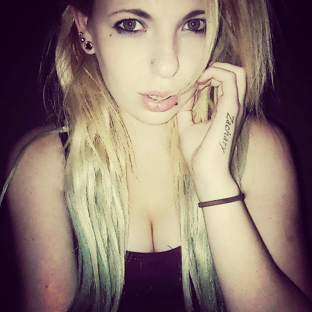 BethHannah Morton (@bethhannahxox) on Twitter photo 