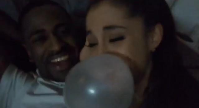 AriNewsOfficial's tweet photo. Ariana lately http://t.co/VrpCt6vlrZ