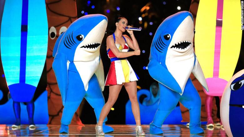 LeftSharkHero's tweet photo. It's a left shark life http://t.co/iZeCmtKD9D