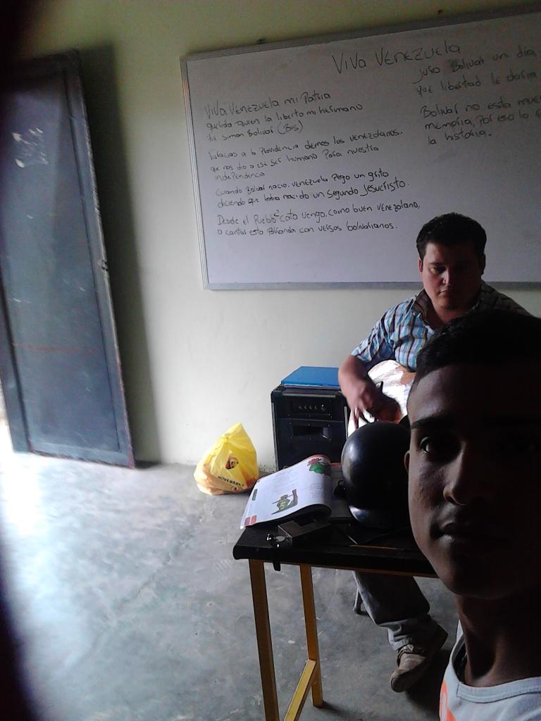 #elsistemacumple40 E.b.b la caramuca el puente ful conciertos