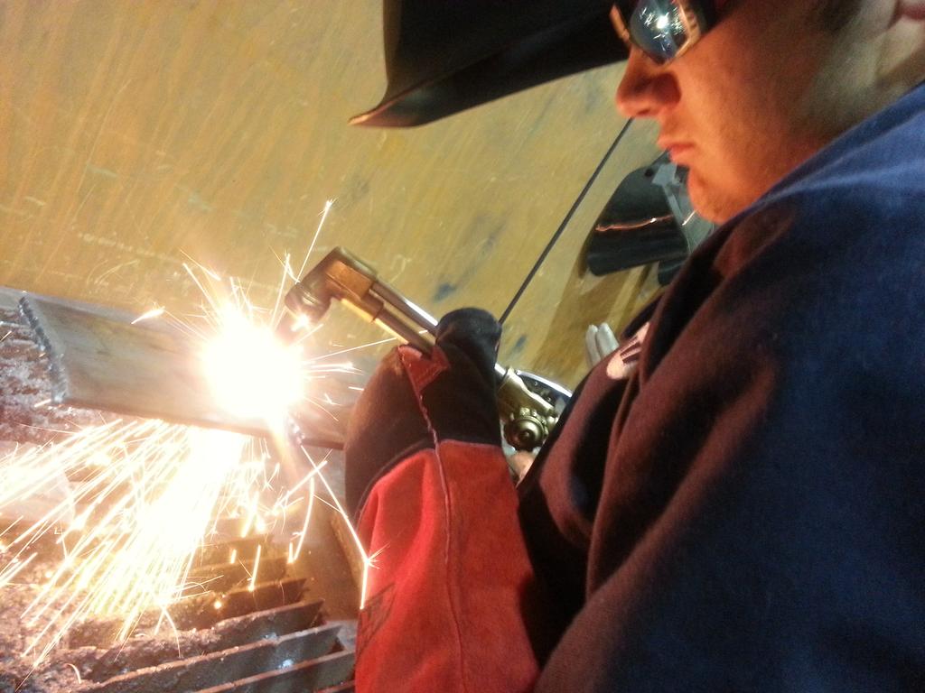 carljcox's tweet image. I mean mug when using Oxy. #lincolnelectric #oxytorch #bevelcuts