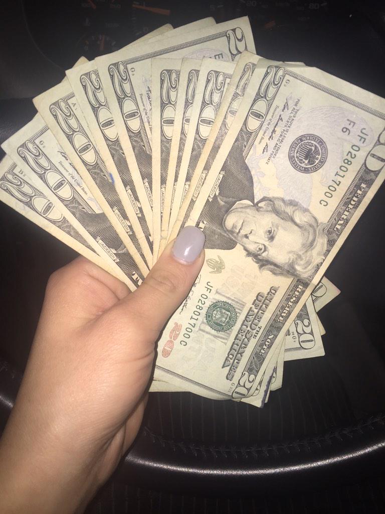 brittermann's tweet photo. Only good thing about lobsterfesttt. 💰 #paidd http://t.co/WnFAF4kRBR