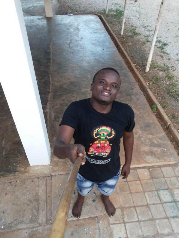 MeninistTweet's tweet photo. He tried acting like he had a selfie stick 😭 http://t.co/zKwiqj7tGb