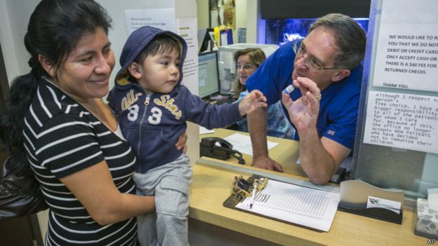 ¿Por qué son los ricos los que no vacunan a sus hijos en EE.UU.? bbc.in/1BTpe2Y  Por <a href="/bbc_gonzalez/">Jaime G. de Gispert</a>