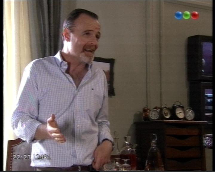 diarioshow's tweet photo. "Nada de escándalos", pide Emilio a sus hijos, que se postula como presidente de la #SOCEGATE. @ViudaseHijosDR http://t.co/6DbYf5ygyQ
