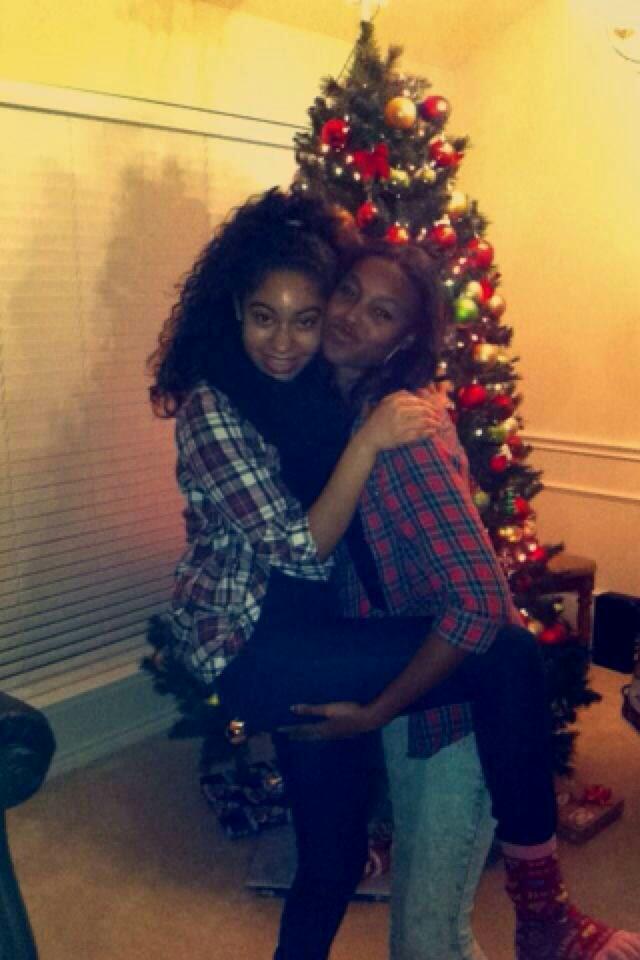 _aliciaspage's tweet photo. "@wifiovervagina: Quote this with a picture of you and your Bestfriend." 4lyfe 👭💘 http://t.co/fbI5K8L7wq