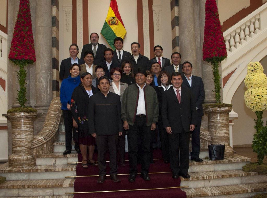 DavilaTorrez's tweet photo. Agradecida al presidente #Evo por oportunidad que me dio de servir al pueblo. Faltan 2 ministros, y sobra mi cartera! http://t.co/sgzZtUoAts